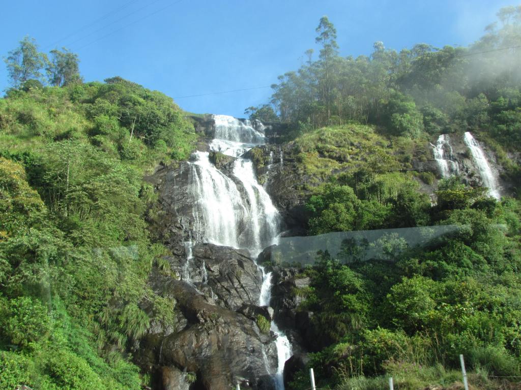 waterfall point near Fort Munnar